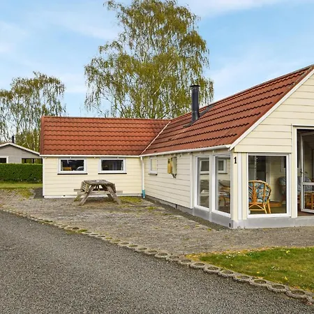 3 Bedroom Awesome In Brenderup Fyn * Skovs-Hojrup
